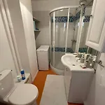 Chaleureux , Cosy, Bien Equipe Et Bien Place Lägenhet