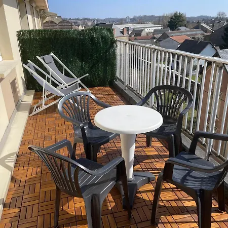 Lägenhet Chaleureux , Cosy, Bien Equipe Et Bien Place