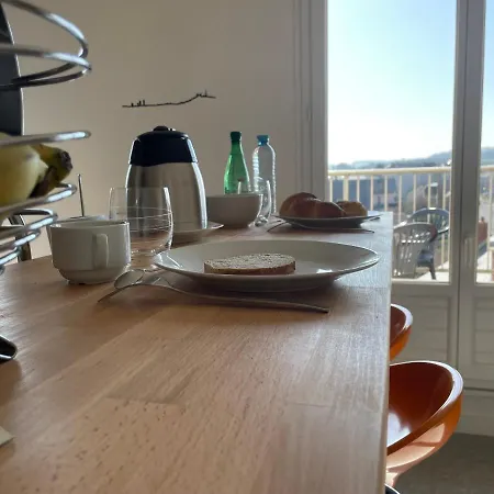 Lägenhet Chaleureux , Cosy, Bien Equipe Et Bien Place *